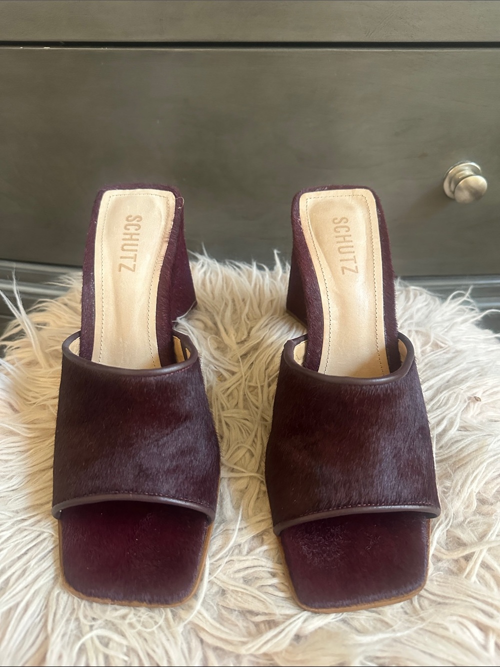 SCHUTZ Burgundy Open-Toe Mule Slides